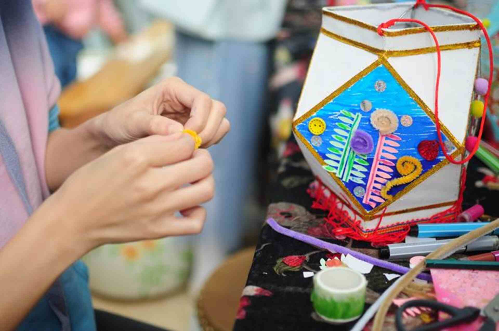 Sharing Mid-Autumn Festival Joy