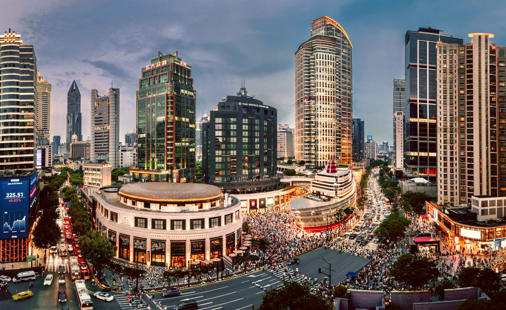 HKRI Taikoo Hui Sets Benchmark with WELL Core Platinum