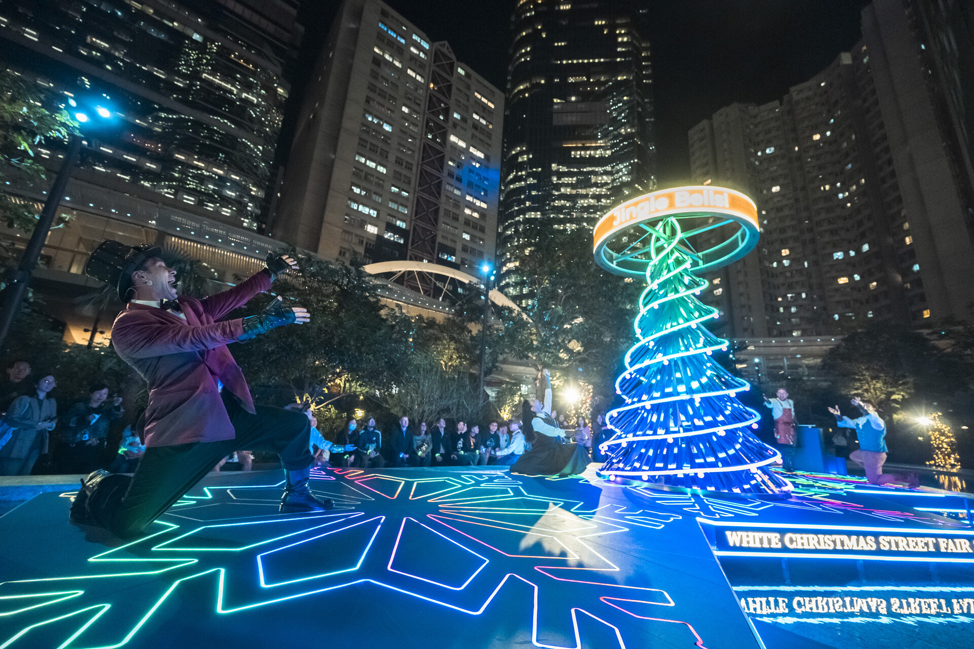 White Christmas Street Fair 2025