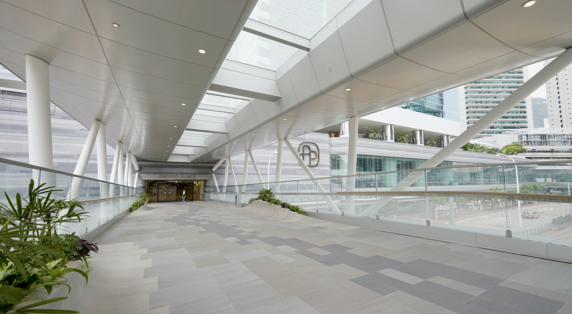 Two Queensway Bridge Officially Opens